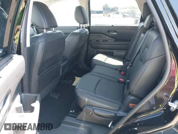 2024 Nissan Pathfinder SL z VIN 5N1DR3CA2RC208076, wystawiony jako IAAI lot #42526137 z przebiegiem 12 692 mil mil oraz . Historia ofert i sprzedaży dostępna na DreamBid. Obrazek 8.