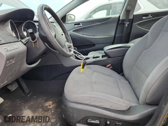 2014 Hyundai Sonata GLS z VIN 5NPEB4ACXEH895846, wystawiony jako Copart lot #64983785 z przebiegiem 109 582 mil mil oraz Szkoda całkowita • Salvage title. Historia ofert i sprzedaży dostępna na DreamBid. Obrazek 7.