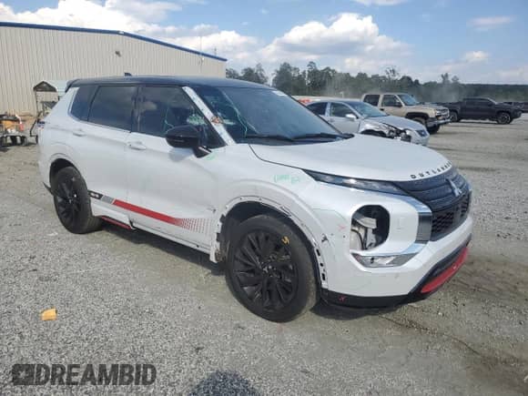 2023 Mitsubishi Outlander SE with VIN JA4J4UA89PZ033342, listed as a Copart auction lot 71394845 with 40,077 mi miles and Clean title. Bid and sale history available at DreamBid. Image 4.