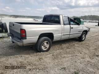 2000 Dodge 1500 с VIN 3B7HC13Z1YG138356, выставлен на аукционе Copart как лот 68306524 с пробегом 171 481 миль миль и Списание • Salvage title. История ставок и продаж доступна на DreamBid. Изображение 3.