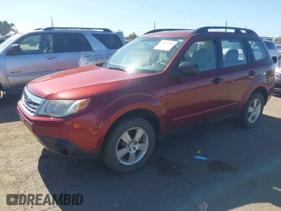 2012 Subaru Forester X z VIN JF2SHABC1CG415324, wystawiony jako IAAI lot #43429353 z przebiegiem 198 479 mil mil oraz . Historia ofert i sprzedaży dostępna na DreamBid. Obrazek 2.