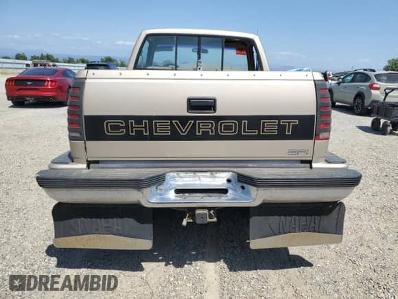 1991 Chevrolet Silverado 1500 с VIN 1GCDK14K3MZ220652, выставлен на аукционе Copart как лот 59755915 с пробегом 53 188 миль миль и Списание • Salvage title. История ставок и продаж доступна на DreamBid. Изображение 6.