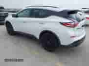 2018 Nissan Murano SV z VIN 5N1AZ2MG4JN154689, wystawiony jako IAAI lot #42287787 z przebiegiem 92 449 mil mil oraz . Historia ofert i sprzedaży dostępna na DreamBid. Obrazek 3.