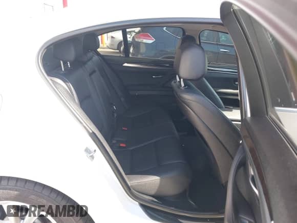 2014 BMW 5 Series 528i z VIN WBA5A5C56ED505898, wystawiony jako IAAI lot #42934014 z przebiegiem Nie podano mil oraz . Historia ofert i sprzedaży dostępna na DreamBid. Obrazek 8.