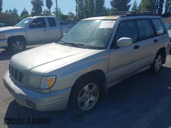 2001 Subaru Forester S with VIN JF1SF65611H750698, listed as a IAAI auction lot 42979250 with 381,885 mi miles and . Bid and sale history available at DreamBid. Image 12.