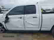 2018 Ram 1500 Big Horn z VIN 1C6RR7GT8JS311940, wystawiony jako IAAI lot #41313507 z przebiegiem 116 678 mil mil oraz . Historia ofert i sprzedaży dostępna na DreamBid. Obrazek 14.