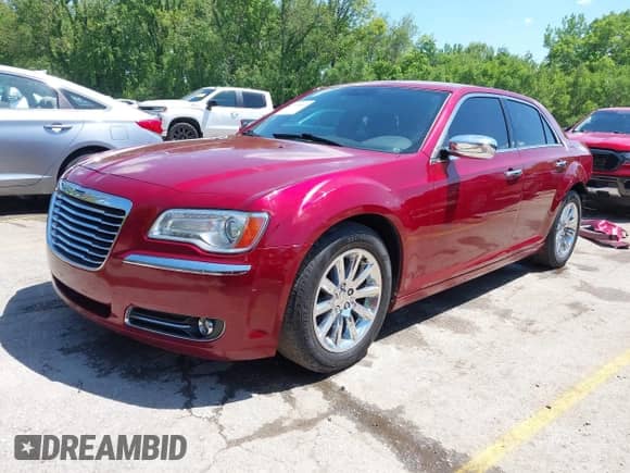 2013 Chrysler 300 C с VIN 2C3CCAEG8DH620438, выставлен на аукционе IAAI как лот 42188803 с пробегом 96 093 миль миль и . История ставок и продаж доступна на DreamBid. Изображение 20.