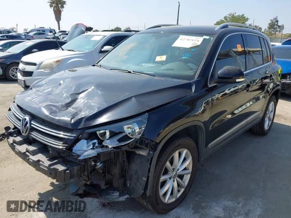 2017 Volkswagen Tiguan Wolfsburg Edition с VIN WVGRV7AX8HK041047, выставлен на аукционе IAAI как лот 42785124 с пробегом 80 587 миль миль и . История ставок и продаж доступна на DreamBid. Изображение 18.