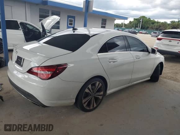 2019 Mercedes-Benz CLA 250 с VIN WDDSJ4EB0KN726024, выставлен на аукционе Copart как лот 71043915 с пробегом 64 657 миль миль и Списание • Salvage title. История ставок и продаж доступна на DreamBid. Изображение 3.