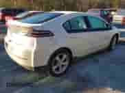 2013 Chevrolet Volt z VIN 1G1RB6E42DU145810, wystawiony jako IAAI lot #43510449 z przebiegiem 158 482 mil mil oraz . Historia ofert i sprzedaży dostępna na DreamBid. Obrazek 4.