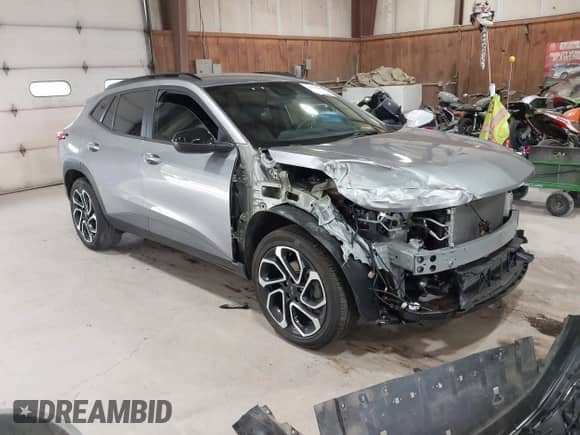 2025 Chevrolet Trax 2RS with VIN KL77LJEP4SC095601, listed as a IAAI auction lot 43092856 with 11,824 mi miles and . Bid and sale history available at DreamBid. Image 1.