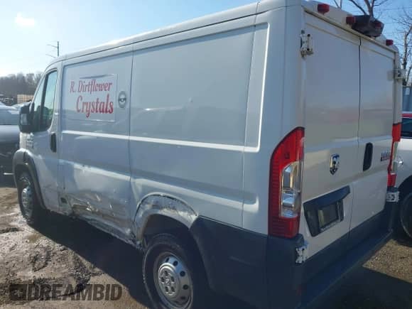 2017 Ram ProMaster Cargo z VIN 3C6TRVNG7HE514346, wystawiony jako IAAI lot #41480227 z przebiegiem 36 722 mil mil oraz . Historia ofert i sprzedaży dostępna na DreamBid. Obrazek 6.