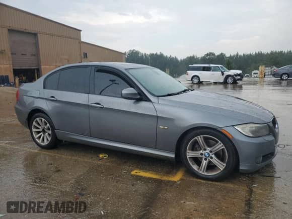 2011 BMW 3 Series 328i xDrive with VIN WBAPK5G53BNN29890, listed as a Copart auction lot 71148995 with Not provided miles and Salvage title. Bid and sale history available at DreamBid. Image 4.