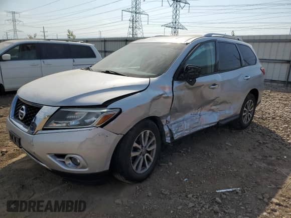 2015 Nissan Pathfinder S z VIN 5N1AR2MN7FC637174, wystawiony jako Copart lot #80272835 z przebiegiem 141 527 mil mil oraz Szkoda całkowita • Salvage title. Historia ofert i sprzedaży dostępna na DreamBid. Obrazek 1.
