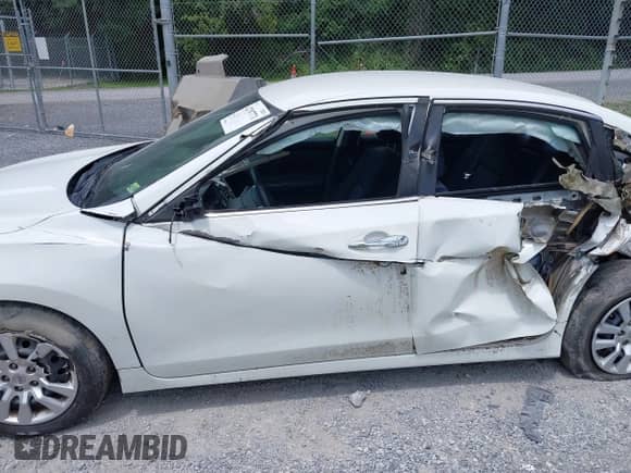 2016 Nissan Altima SV z VIN 1N4AL3AP7GC162084, wystawiony jako IAAI lot #42707771 z przebiegiem 189 361 mil mil oraz . Historia ofert i sprzedaży dostępna na DreamBid. Obrazek 18.