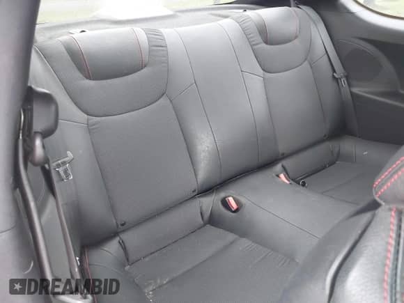 2015 Hyundai Genesis Coupe 3.8L Base с VIN KMHHU6KJ7FU126210, выставлен на аукционе IAAI как лот 42371364 с пробегом 92 719 миль миль и . История ставок и продаж доступна на DreamBid. Изображение 8.