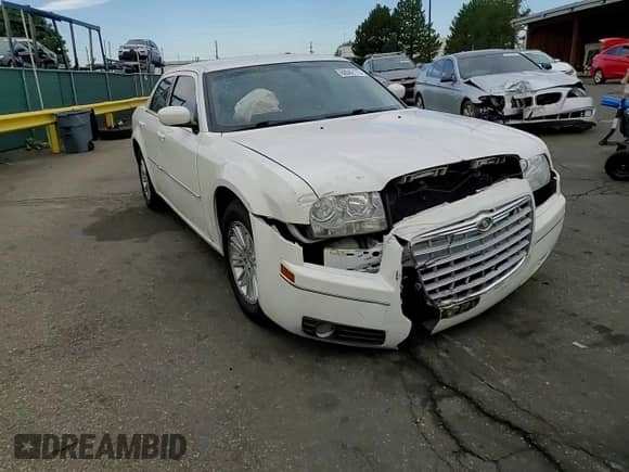 2009 Chrysler 300 Touring с VIN 2C3KA53V69H607284, выставлен на аукционе Copart как лот 68042175 с пробегом 139 435 миль миль и Списание • Salvage title. История ставок и продаж доступна на DreamBid. Изображение 13.