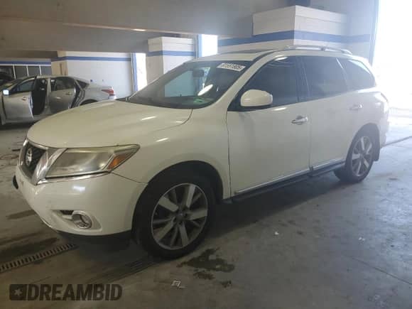 2016 Nissan Pathfinder SV z VIN 5N1AR2MM5GC619863, wystawiony jako Copart lot #81551905 z przebiegiem 222 252 mil mil oraz Szkoda całkowita • Salvage title. Historia ofert i sprzedaży dostępna na DreamBid. Obrazek 1.
