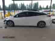 2018 Toyota Prius Plus z VIN JTDKARFP6J3073923, wystawiony jako IAAI lot #42580231 z przebiegiem 119 619 mil mil oraz . Historia ofert i sprzedaży dostępna na DreamBid. Obrazek 15.