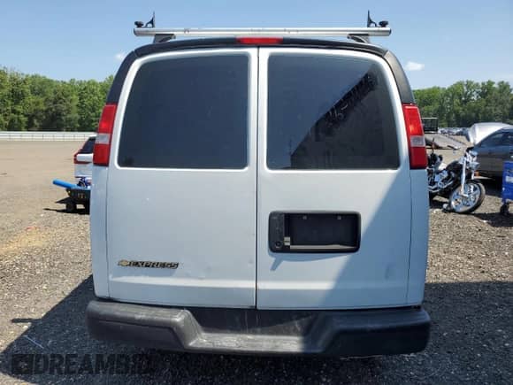 2019 Chevrolet Express Cargo с VIN 1GCWGBFP4K1168906, выставлен на аукционе Copart как лот 66361955 с пробегом 117 877 миль миль и Списание • Salvage title. История ставок и продаж доступна на DreamBid. Изображение 6.