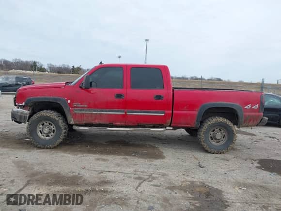 2007 Chevrolet Silverado 2500HD LT3 z VIN 1GCHK23D17F140783, wystawiony jako IAAI lot #41542200 z przebiegiem 289 267 mil mil oraz . Historia ofert i sprzedaży dostępna na DreamBid. Obrazek 14.