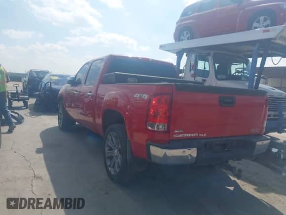 2011 GMC Sierra 1500 SLE z VIN 3GTU2VE28BG259711, wystawiony jako IAAI lot #43561006 z przebiegiem 327 318 mil mil oraz . Historia ofert i sprzedaży dostępna na DreamBid. Obrazek 3.
