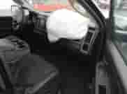 2020 Ram 1500 Tradesman z VIN 1C6RR6FG6LS116923, wystawiony jako IAAI lot #42120567 z przebiegiem 103 298 mil mil oraz . Historia ofert i sprzedaży dostępna na DreamBid. Obrazek 5.