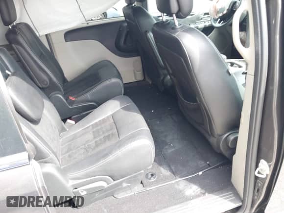 2018 Dodge Grand Caravan SXT with VIN 2C4RDGCGXJR173545, listed as a IAAI auction lot 43315815 with 40,978 mi miles and . Bid and sale history available at DreamBid. Image 8.