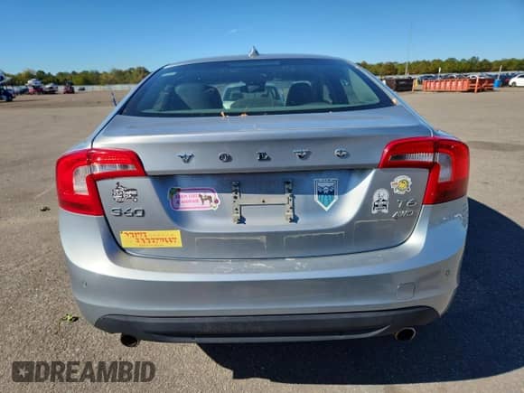 2013 Volvo S60 T6 R-Design Platinum с VIN YV1902FH1D2230439, выставлен на аукционе Copart как лот 85838645 с пробегом 62 484 миль миль и Списание • Salvage title. История ставок и продаж доступна на DreamBid. Изображение 6.