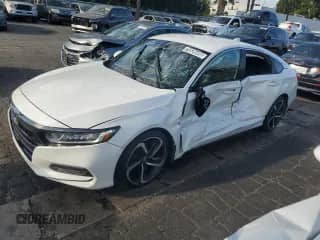 2018 Honda Accord Sport z VIN 1HGCV1F34JA170705, wystawiony jako Copart lot #70526495 z przebiegiem 141 347 mil mil oraz Czysty tytuł • Clean title. Historia ofert i sprzedaży dostępna na DreamBid. Obrazek 1.