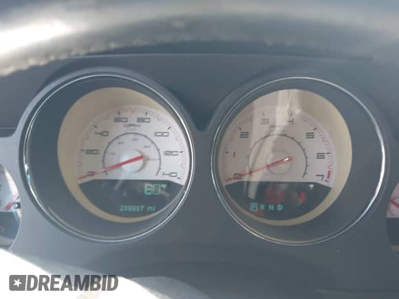 2011 Dodge Challenger z VIN 2B3CJ4DGXBH581564, wystawiony jako IAAI lot #43507881 z przebiegiem 218 317 mil mil oraz . Historia ofert i sprzedaży dostępna na DreamBid. Obrazek 7.