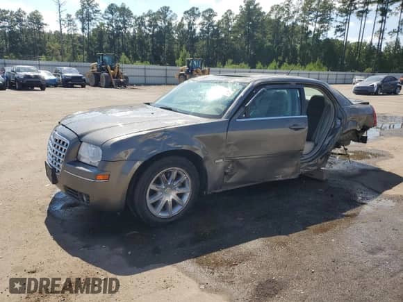 2008 Chrysler 300 Touring with VIN 2C3LA53G68H135754, listed as a Copart auction lot 80335485 with 93,886 mi miles and Non repairable. Bid and sale history available at DreamBid. Image 1.