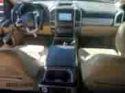 2017 Ford F-250 Lariat z VIN 1FT7W2BT4HED55641, wystawiony jako Copart lot #81684375 z przebiegiem 136 041 mil mil oraz Szkoda całkowita • Salvage title. Historia ofert i sprzedaży dostępna na DreamBid. Obrazek 8.