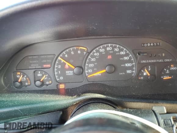 1994 Chevrolet Camaro z VIN 2G1FP32S4R2190234, wystawiony jako Copart lot #71069555 z przebiegiem 109 411 mil mil oraz Szkoda całkowita • Salvage title. Historia ofert i sprzedaży dostępna na DreamBid. Obrazek 9.