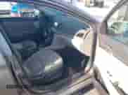 2018 Hyundai Elantra Value Edition z VIN 5NPD84LF3JH257224, wystawiony jako IAAI lot #42787388 z przebiegiem 250 544 mil mil oraz . Historia ofert i sprzedaży dostępna na DreamBid. Obrazek 5.