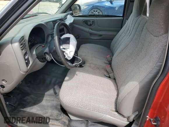 2002 Chevrolet S-10 с VIN 1GCCS145928122136, выставлен на аукционе Copart как лот 59988455 с пробегом 111 010 миль миль и Списание • Salvage title. История ставок и продаж доступна на DreamBid. Изображение 7.
