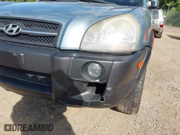 2007 Hyundai Tucson SE z VIN KM8JN12D67U483648, wystawiony jako IAAI lot #43059590 z przebiegiem 231 854 mil mil oraz . Historia ofert i sprzedaży dostępna na DreamBid. Obrazek 6.