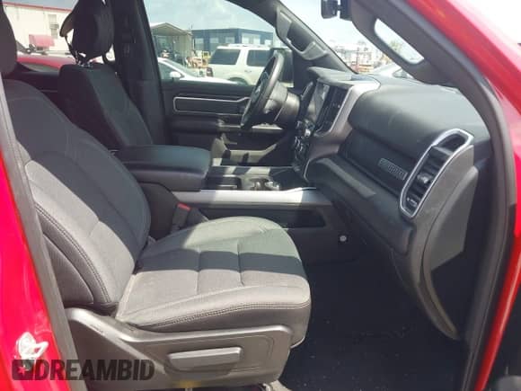 2022 Ram 1500 Big Horn z VIN 1C6RREBT8NN157536, wystawiony jako IAAI lot #42366647 z przebiegiem 71 642 mil mil oraz . Historia ofert i sprzedaży dostępna na DreamBid. Obrazek 5.