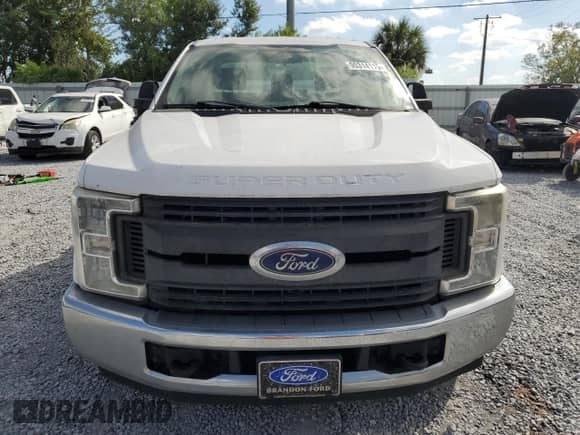 2019 Ford F-250 XL with VIN 1FT7X2A67KEC53900, listed as a Copart auction lot 90314115 with 176,377 mi miles and Clean title. Bid and sale history available at DreamBid. Image 5.