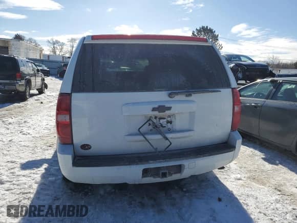 2012 Chevrolet Tahoe Commercial с VIN 1GNSK2E03CR277658, выставлен на аукционе Copart как лот 46467185 с пробегом 242 827 миль миль и Списание • Salvage title. История ставок и продаж доступна на DreamBid. Изображение 6.