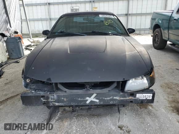 2001 Ford Mustang SVT Cobra z VIN 1FAFP46V41F201081, wystawiony jako Copart lot #65394034 z przebiegiem 168 289 mil mil oraz Czysty tytuł • Clean title. Historia ofert i sprzedaży dostępna na DreamBid. Obrazek 5.