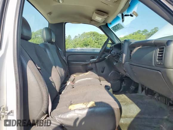 2006 Chevrolet Silverado 2500HD LS с VIN 1GCHC24U36E126545, выставлен на аукционе Copart как лот 71782935 с пробегом 314 898 миль миль и Списание • Salvage title. История ставок и продаж доступна на DreamBid. Изображение 10.