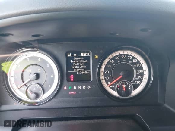 2018 Ram 1500 Express z VIN 1C6RR7FT5JS198871, wystawiony jako IAAI lot #41876526 z przebiegiem 110 805 mil mil oraz . Historia ofert i sprzedaży dostępna na DreamBid. Obrazek 7.