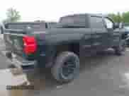 2015 Chevrolet Silverado 2500HD Work Truck z VIN 1GC1KUEG5FF607254, wystawiony jako IAAI lot #42287674 z przebiegiem 105 845 mil mil oraz . Historia ofert i sprzedaży dostępna na DreamBid. Obrazek 4.