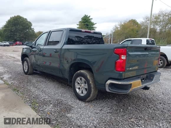 2025 Chevrolet Silverado 1500 LT z VIN 3GCPACED4SG205540, wystawiony jako IAAI lot #43566225 z przebiegiem 32 816 mil mil oraz . Historia ofert i sprzedaży dostępna na DreamBid. Obrazek 3.