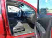 2015 Chevrolet Colorado 2WD LT z VIN 1GCGSBE37F1260311, wystawiony jako IAAI lot #42978392 z przebiegiem 105 252 mil mil oraz . Historia ofert i sprzedaży dostępna na DreamBid. Obrazek 5.