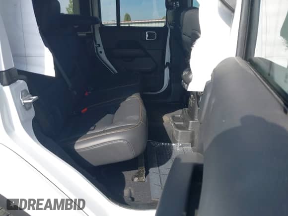 2025 Jeep Wrangler Sahara with VIN 1C4PJXEN9SW609774, listed as a IAAI auction lot 43066469 with 5,016 mi miles and . Bid and sale history available at DreamBid. Image 8.