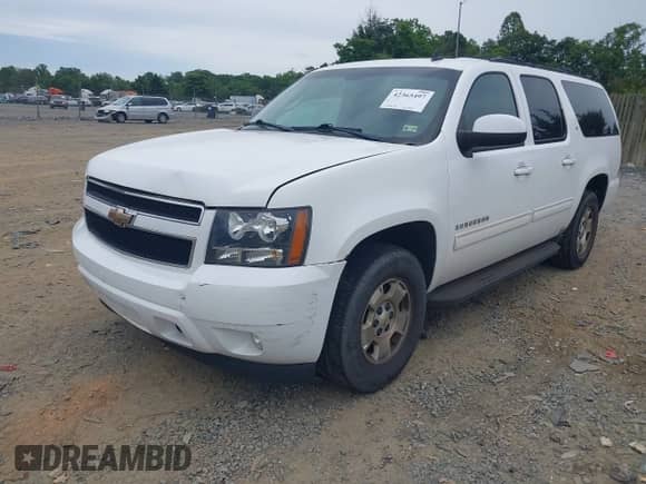 2010 Chevrolet Suburban LT z VIN 1GNUCJE01AR199247, wystawiony jako IAAI lot #42365497 z przebiegiem 289 944 mil mil oraz . Historia ofert i sprzedaży dostępna na DreamBid. Obrazek 17.