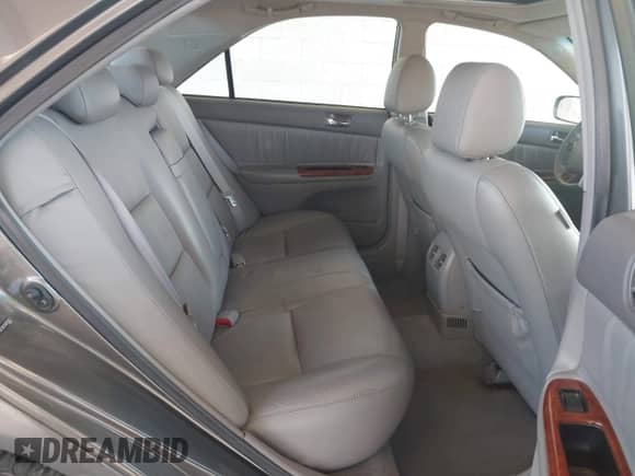 2005 Toyota Camry LE с VIN 4T1BF30K35U592032, выставлен на аукционе IAAI как лот 41372771 с пробегом 222 846 миль миль и . История ставок и продаж доступна на DreamBid. Изображение 8.