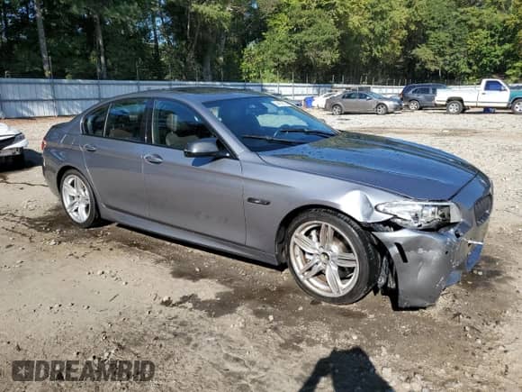 2016 BMW 5 Series 550i z VIN WBAKN9C51GD962751, wystawiony jako Copart lot #84439695 z przebiegiem 162 491 mil mil oraz Szkoda całkowita • Salvage title. Historia ofert i sprzedaży dostępna na DreamBid. Obrazek 4.